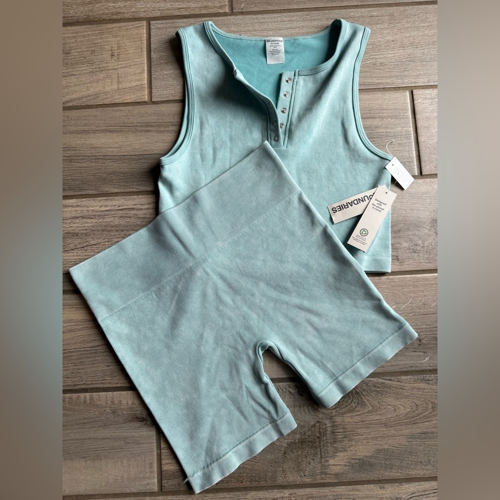 No Boundaries NWT Women’s Seamless Henley Aqua Pearl Stretchy Top/Bottom Set XL